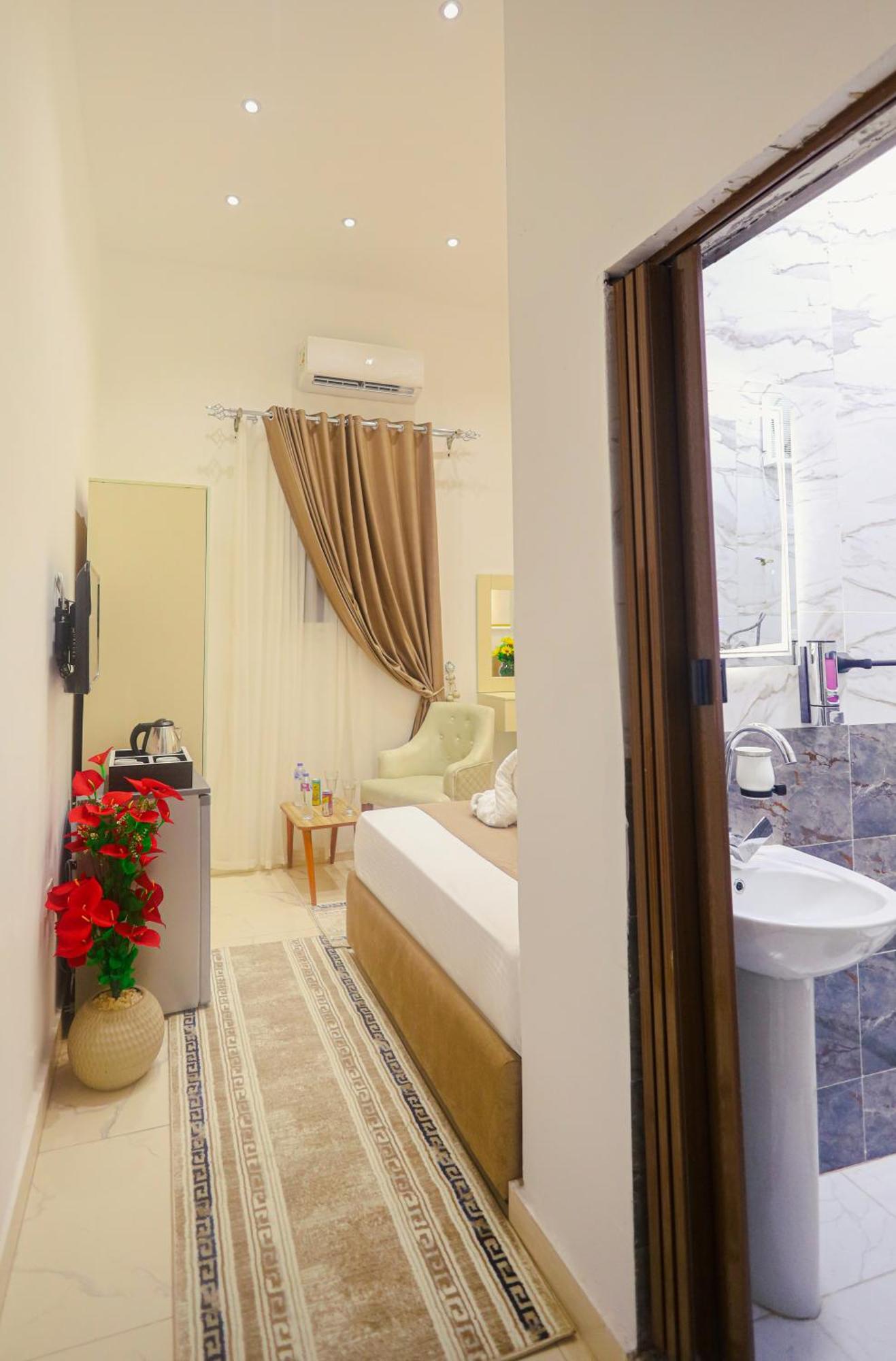 Victory Downtown Boutique 3*